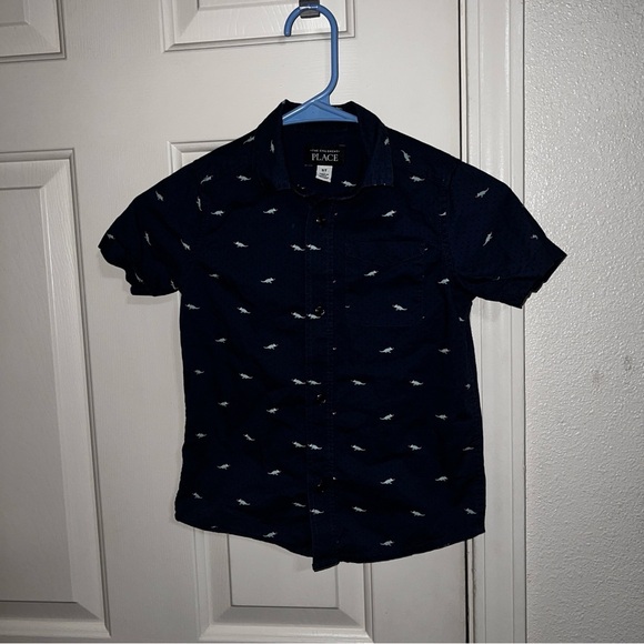 The Children's Place Boys Blue Short Sleeve Lizard Print  Button-Down Shirt 5t - Picture 1 of 6